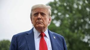 Лудостта на чичо Тръмп: След снощния указ за 10% глобални мита, днес вече са 15%