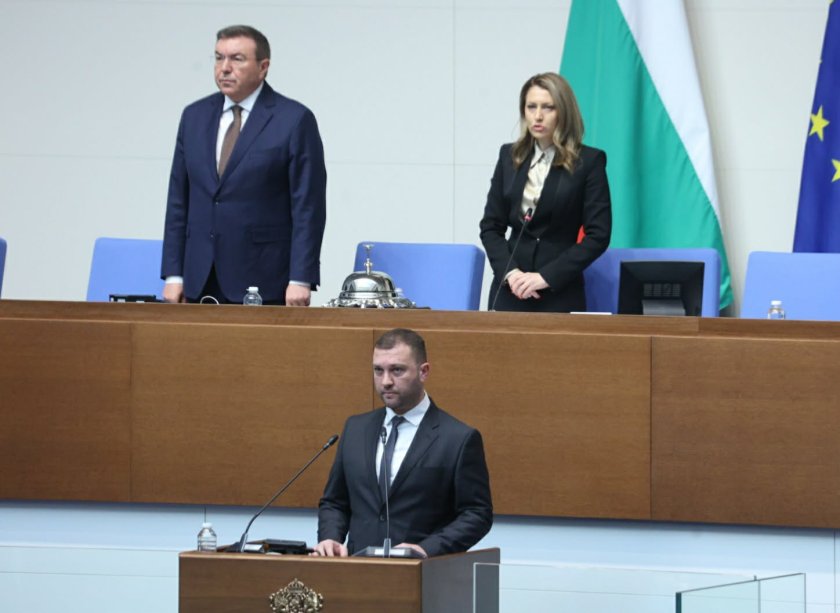 РЕКОРД: Депутат се закле от АПС и стана веднага независим