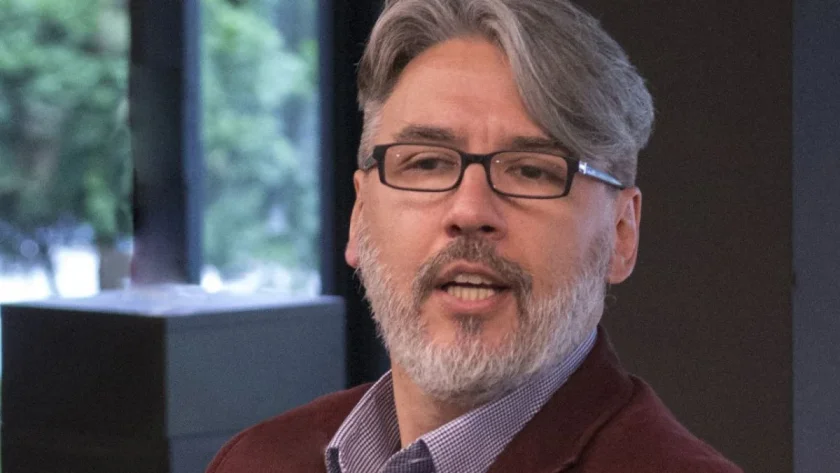 Проф. Стоянов: Нещастните и разочарованите ще подкрепят Радев - Lupa BG