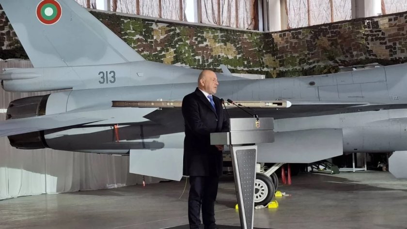 На Томислав Дончев не му липсва самочувствие