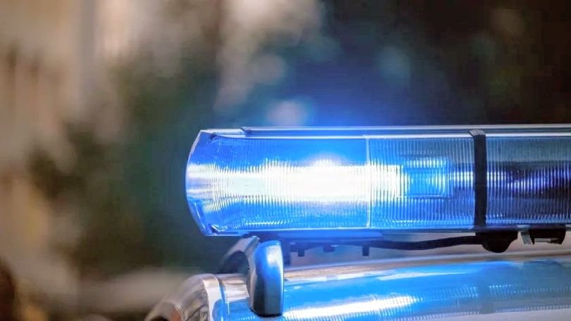 37-годишен без книжка бяга от полицията в Нова Загора, спряха го с шипове