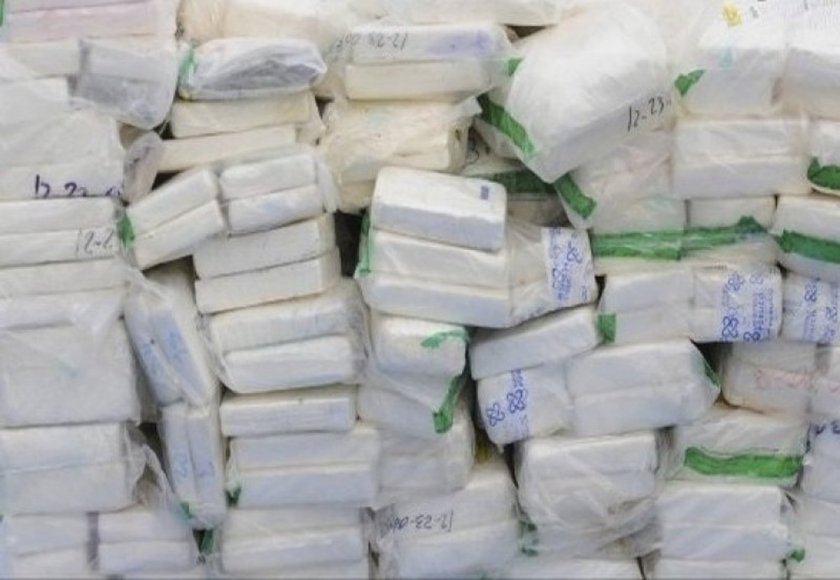 Турски митничари откриха 127 кг кокаин в чували с брашно, пътувал е за България