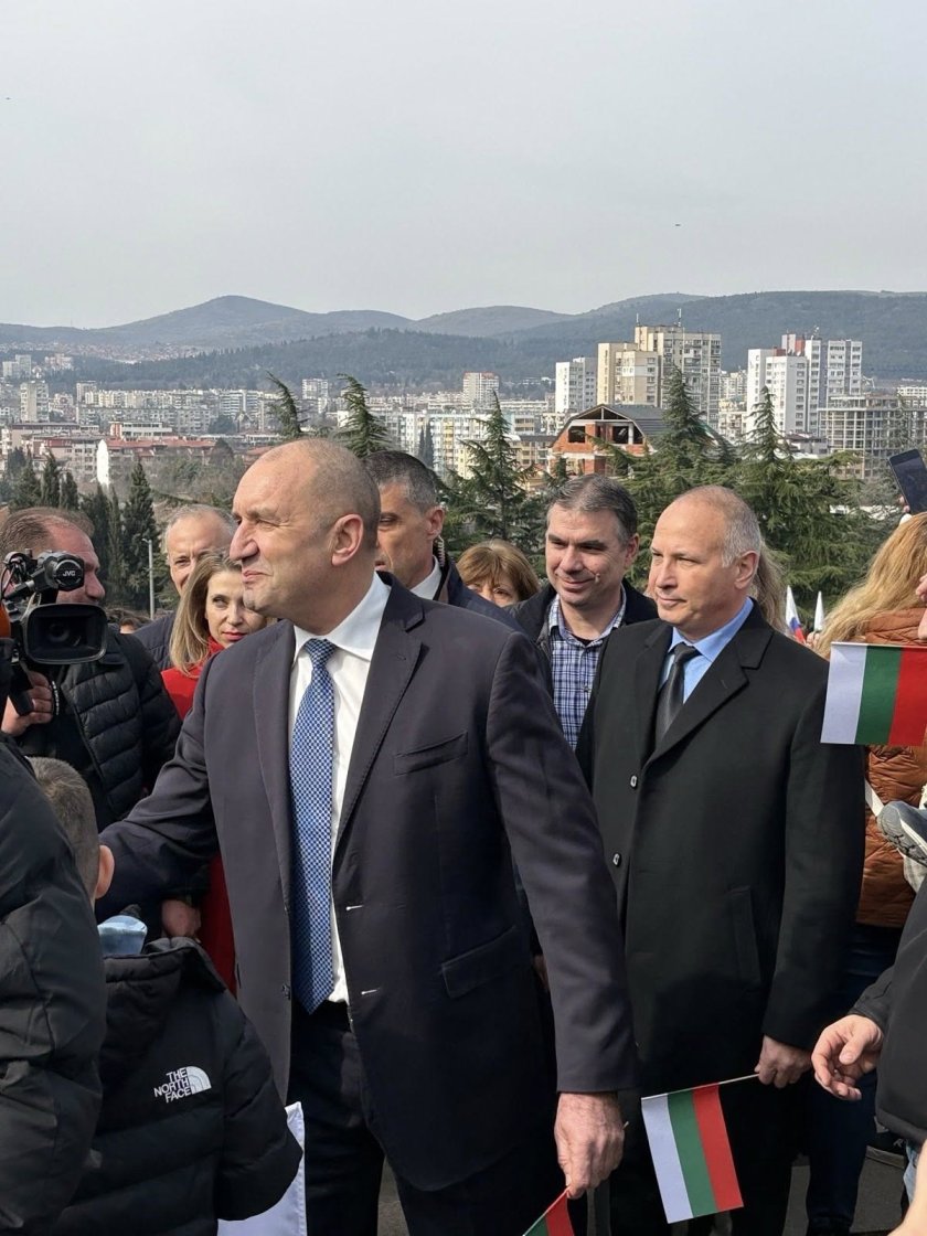 Радев: Тръгваме на поход за бъдещето на България