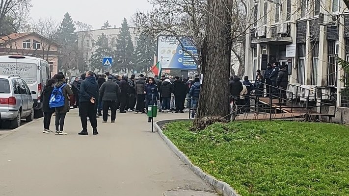 Видинчани окупираха енергото заради високите сметки за ток 