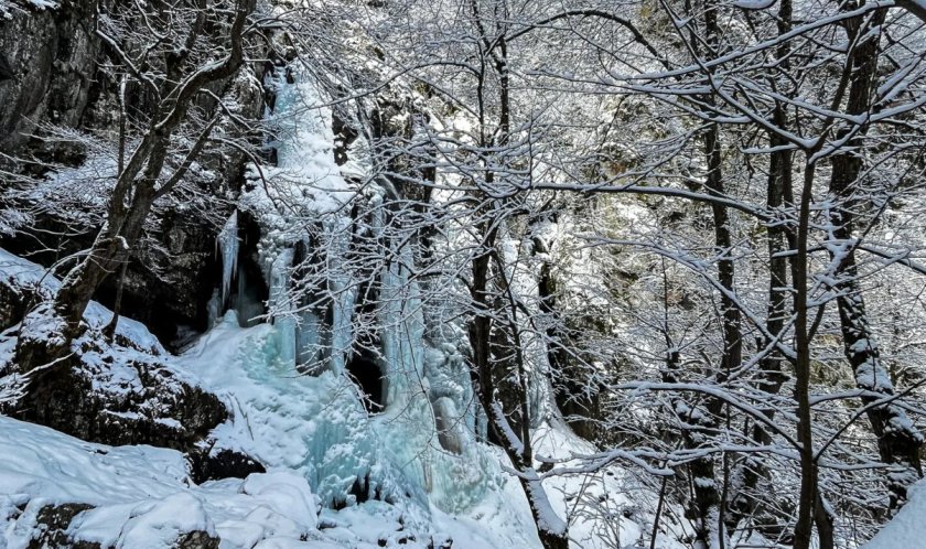 Планински спасители помогнаха на туристи при Боянски водопад
