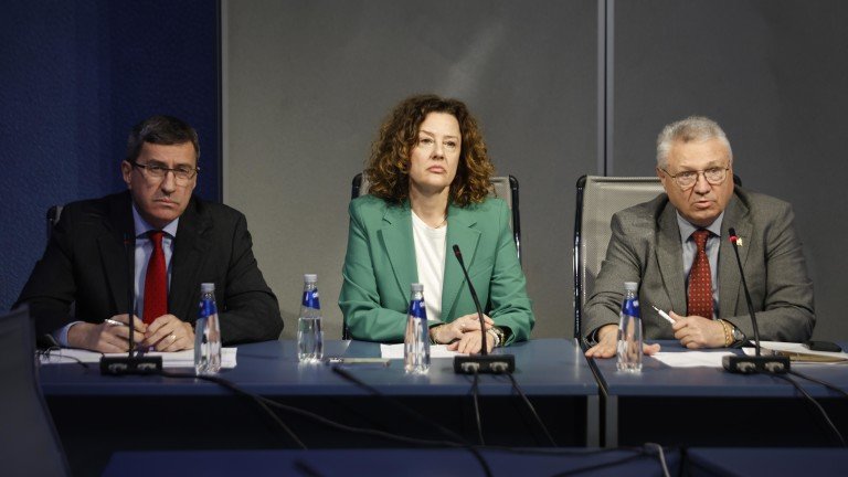 Кризисният щаб: Евакуираме само българите от рисковите зони 