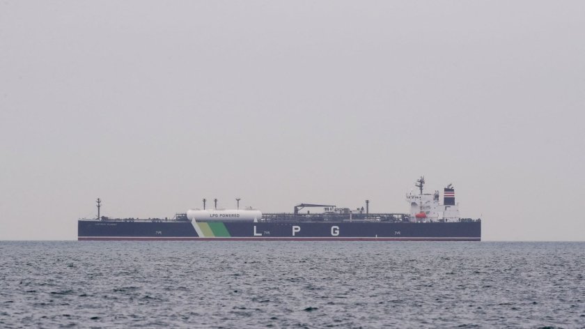 Иран затвори Ормузкия проток за петролните танкери