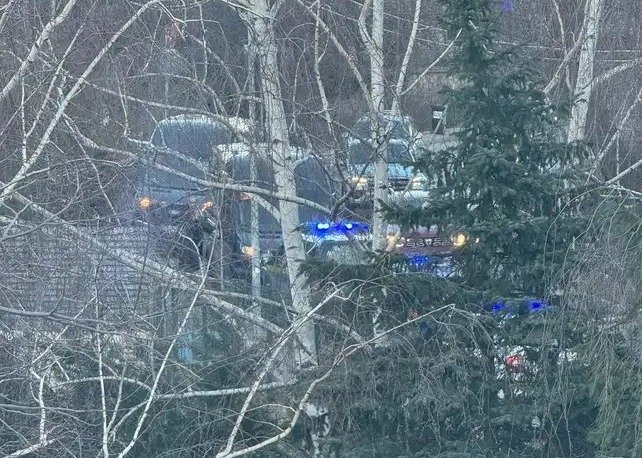 Ученически бус катастрофира в квартал &bdquo;Драгалевци", шофьорът е починал 