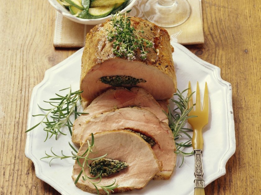 Свинско пълнено с билки (+ лучени тиквички)