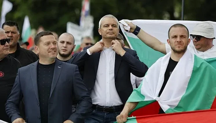 "Възраждане" обявиха протест под прозорците на Гюров