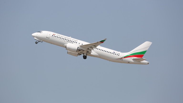 Първата група български туристи от Близкия изток кацнаха във Варна