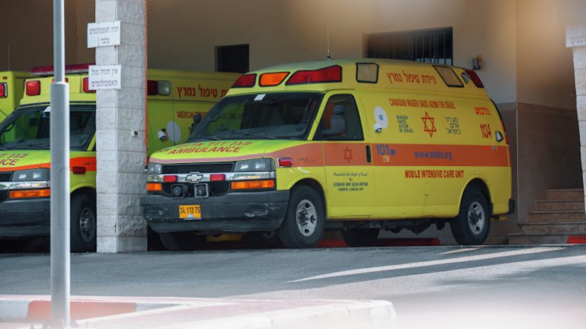 Наи-малко 12 души са ранени в Израел след ирански удари