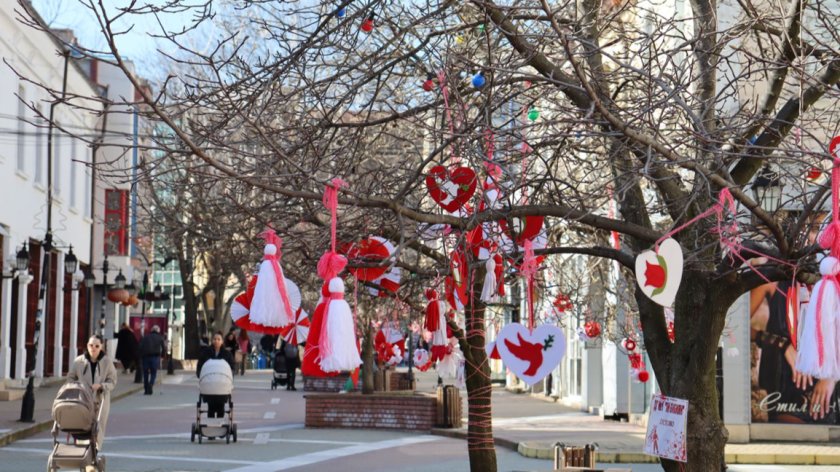 Деца украсиха Хасково