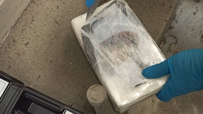 Митничарите откриха кокаин за почти 300 000 евро на "Капитан Андреево"