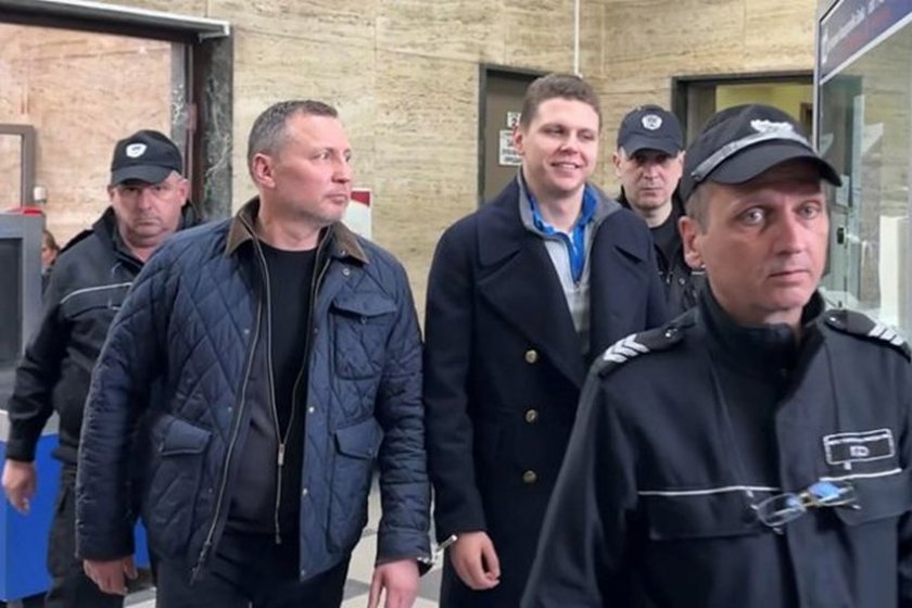 Гаранции от по 5000 евро за украинците, обвинени в износ на платки за дронове камикадзе от Пловдив