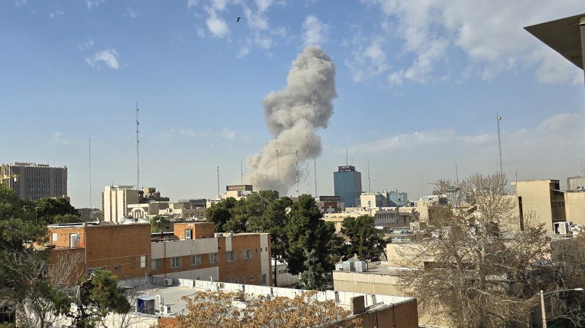 Най-малко 24 са загинали при удар по девическо училище в Иран