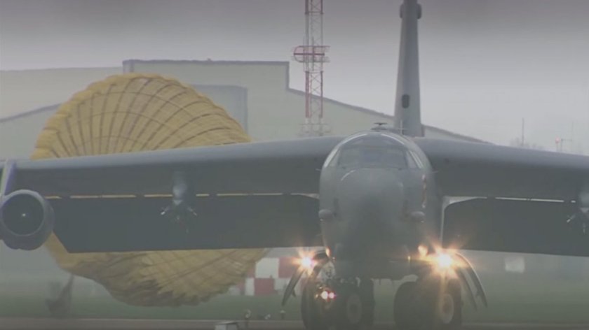 САЩ струпват тежки бомбардировачи в Англия