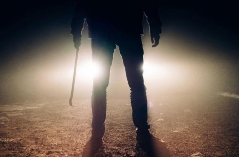 Мъж удари съпругата си с метална тръба по главата в Ихтиман