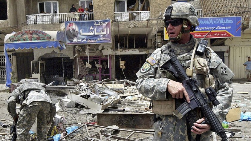 Силни експлозии разтърсиха района около посолството на САЩ в Багдад