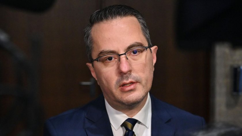 "Възраждане" се разцепи в Бургас, Цончо тича да оправя нещата