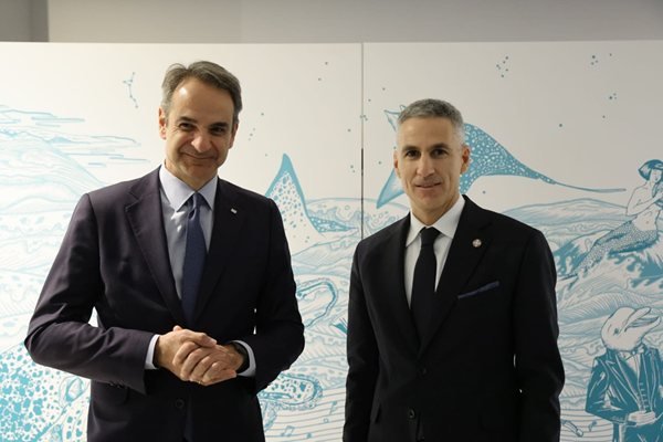 Гюров и Мицотакис обсъдиха мерки срещу поскъпването на горивата