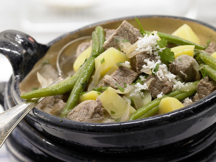 Зелен фасул с телешко, картофи и хрян