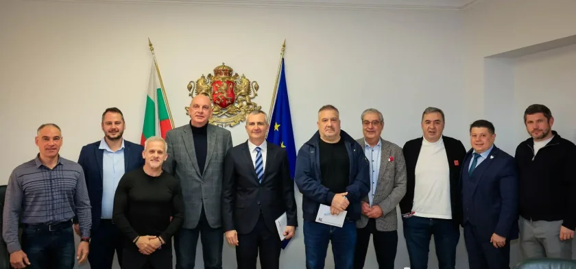 Спортният министър се срещна с представители на спортните федерации