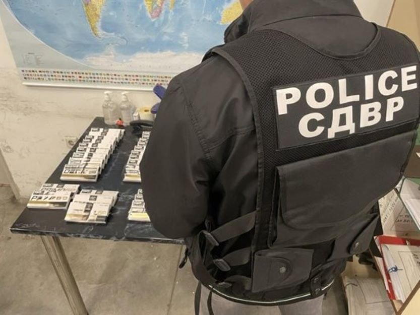 Разбиха нелегална фабрика за анаболи в София