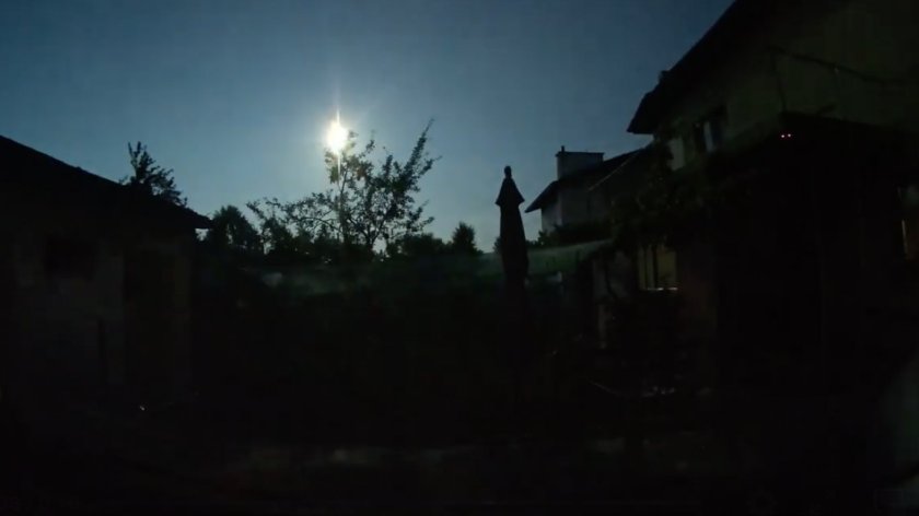 Метеорит разруши покриви на къщи в Германия