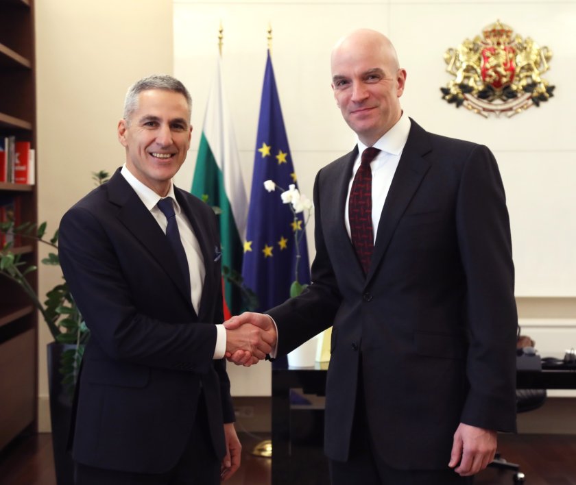 Андрей Гюров се срещна и с британския посланик