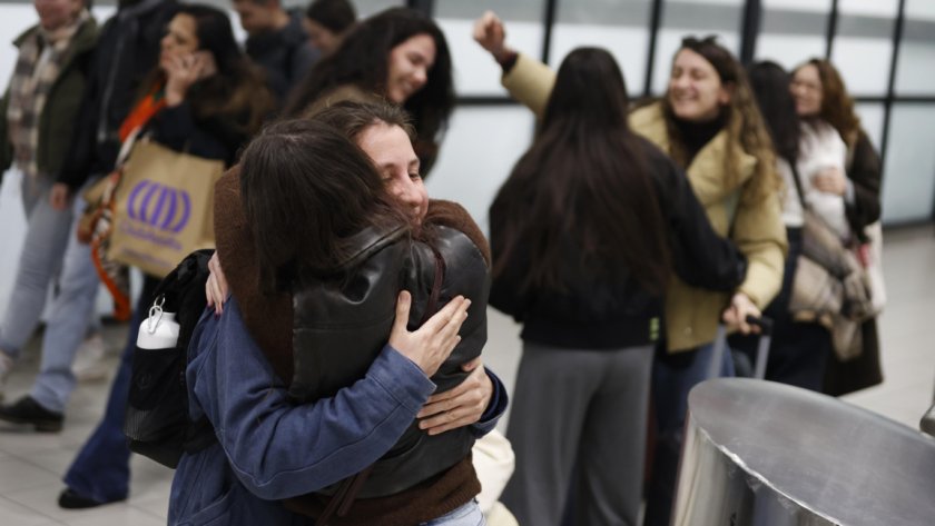 Продължава евакуацията на българи от Близкия изток