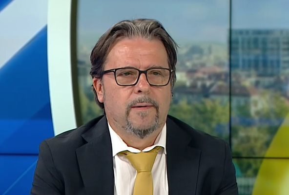 Досегашният шеф на НАП оставал 