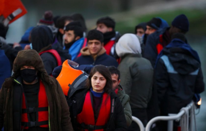 Великобритания дава по 10 000 паунда на мигрант, за да напусне страната