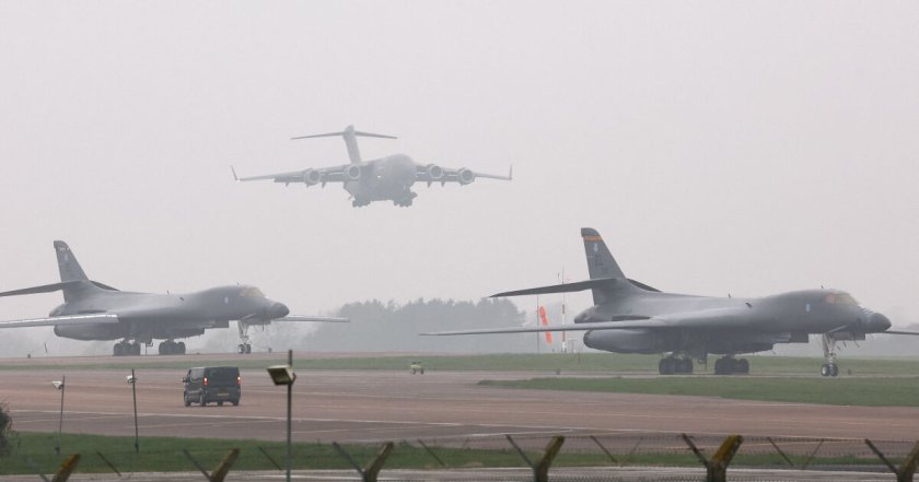 Три американски самолети цистерни кацнаха в Румъния