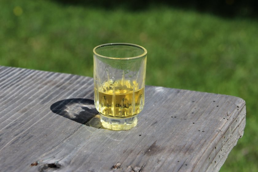 Полицаи иззеха над 230 литра ракия