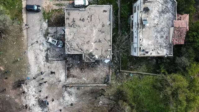 Израел предупреди: Може да удари линейки и болници по време на сраженията с "Хизбула" 