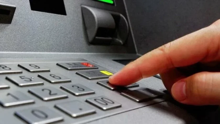 Банкомат "глоби" клиент за грешен ПИН-код