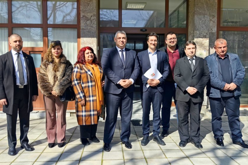 БСП регистрира листите за вота 