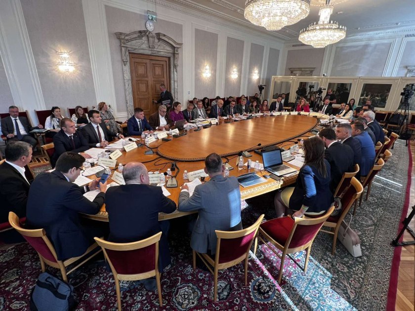 Енергийната комисия отново се провали