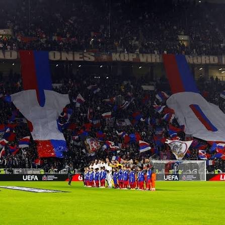 Фенове на Селта атакували с бухалки французи в бар