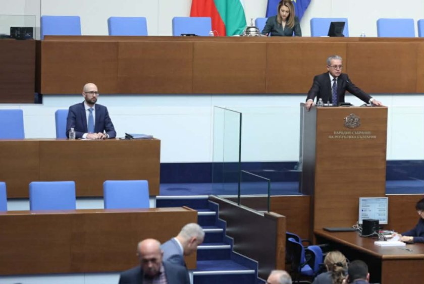 ГЕРБ, ДПС и ИТН прокараха Съвета за мир през парламента 