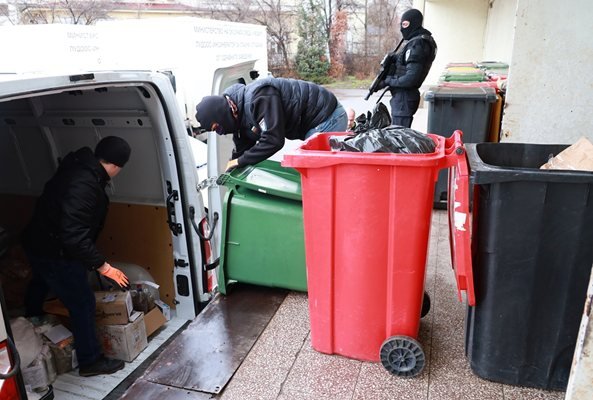 Как така?! Изпариха се 12 т дрога!