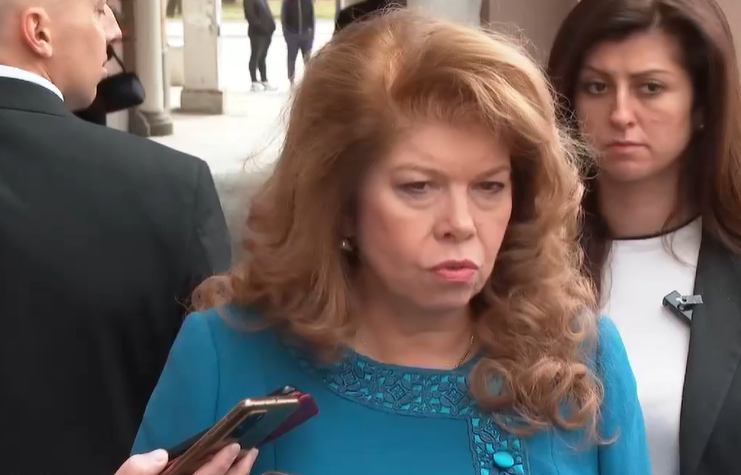 Илияна Йотова: Само редовно правителство може да реши за Борда за мир 