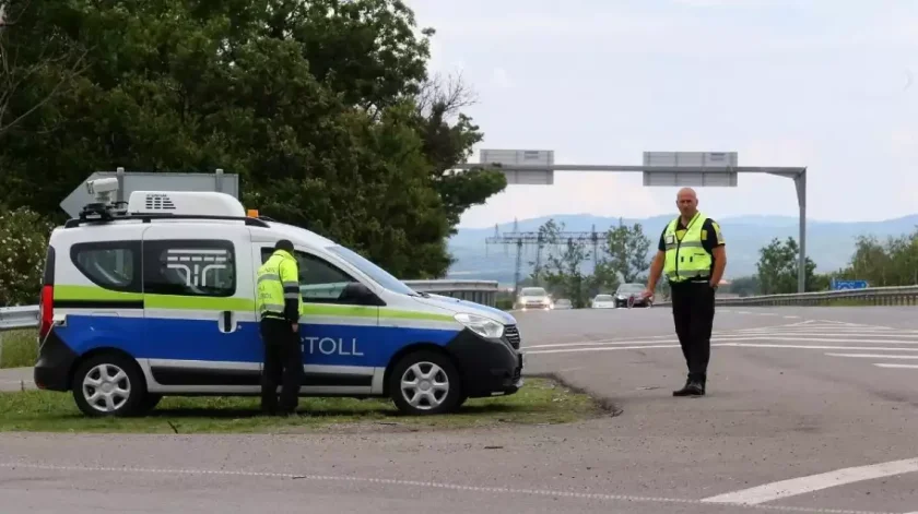 Тол системата вече информира за трафика и времето