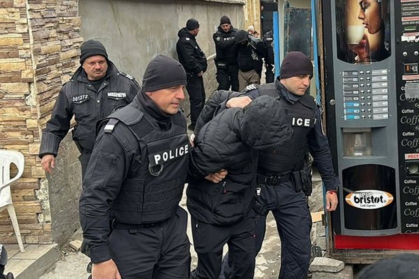 Арестуваха 10 с наркотици при акция в &ldquo;Столипиново&rdquo;