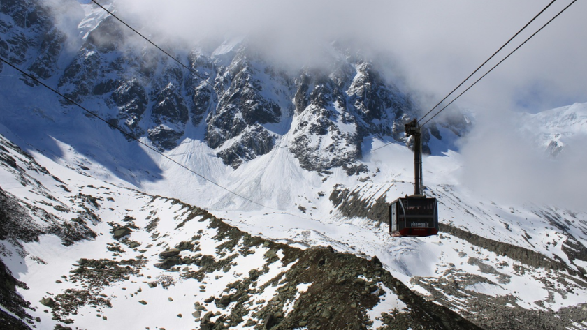 Кабина на лифт падна в Швейцария, има жертва (ВИДЕО)