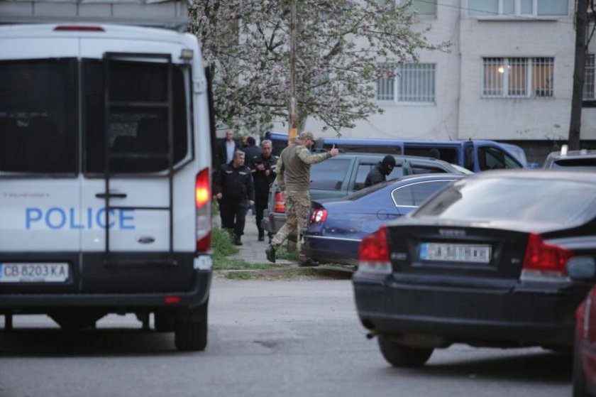 Полицаи предотвратиха самоубийство в Кърджали