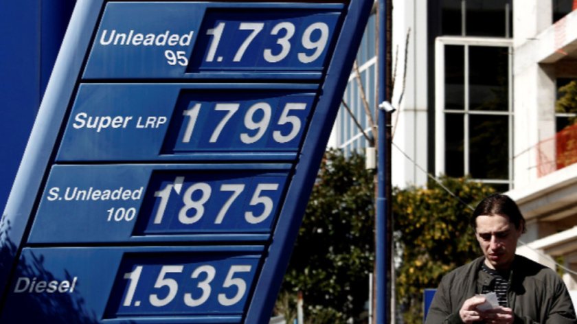 Гърците се запасяват с гориво