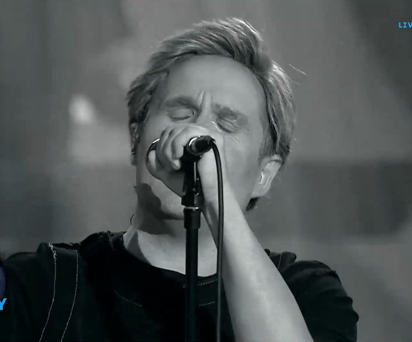 Дънди посвети хит на Браян Адамс на приятелката си Емилия в "Капките"