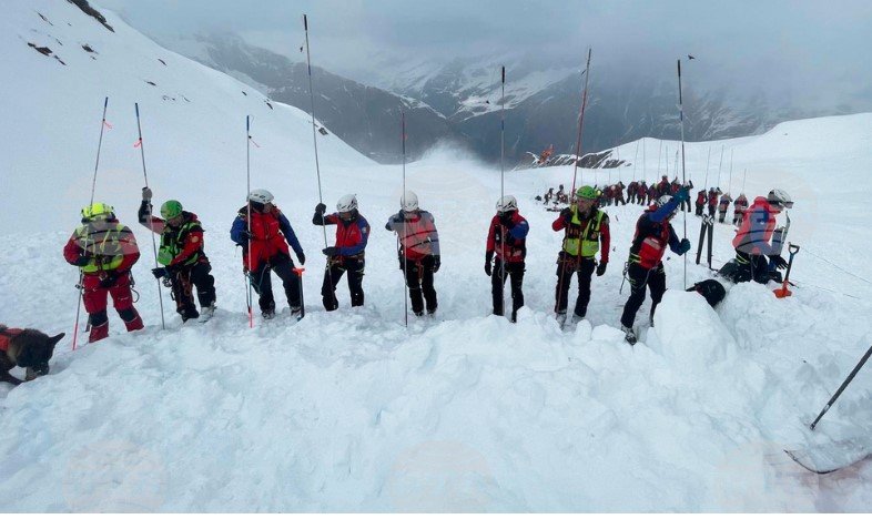 Лавина взе три жертви в Северна Италия 